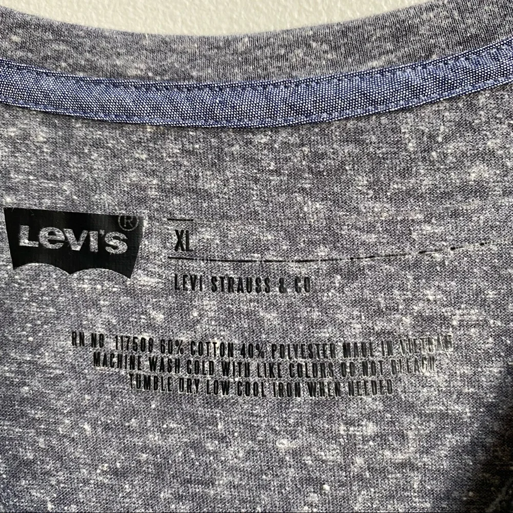 Men's Levi's Heather Grey & Black Single Pocket Henley T-Shirt Size XL